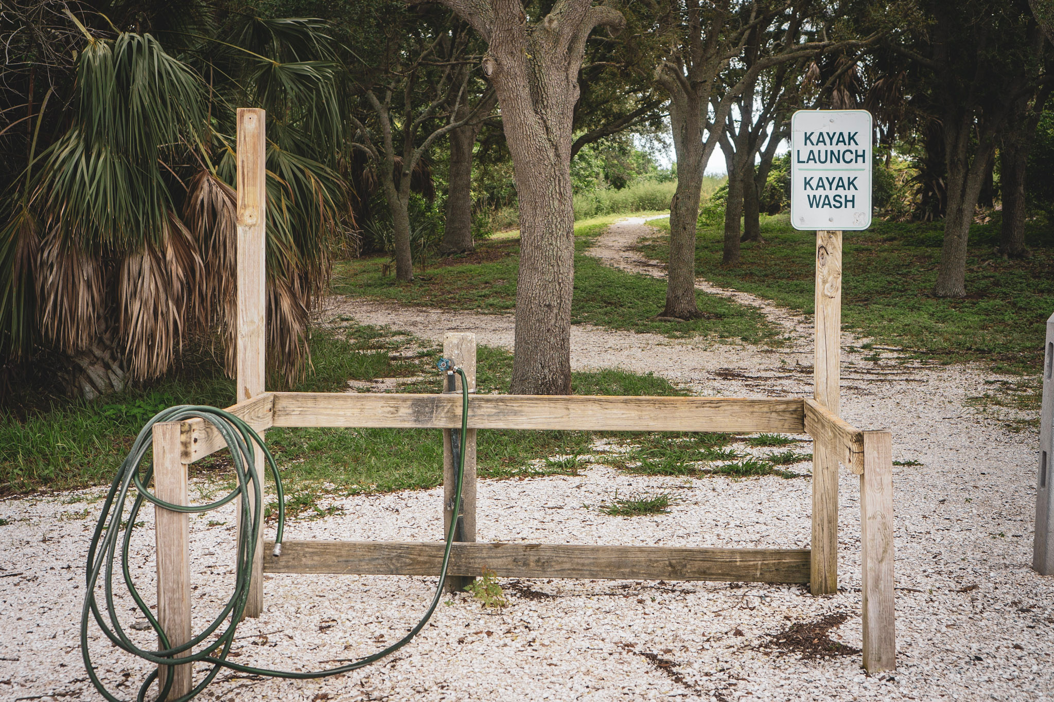 Kayak wash and rinse station